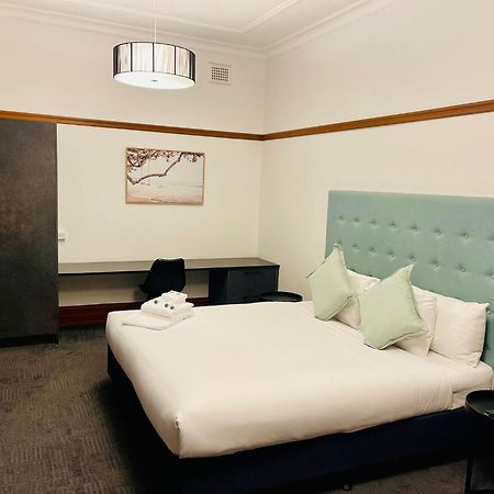 Guildford Hotel エクステリア 写真