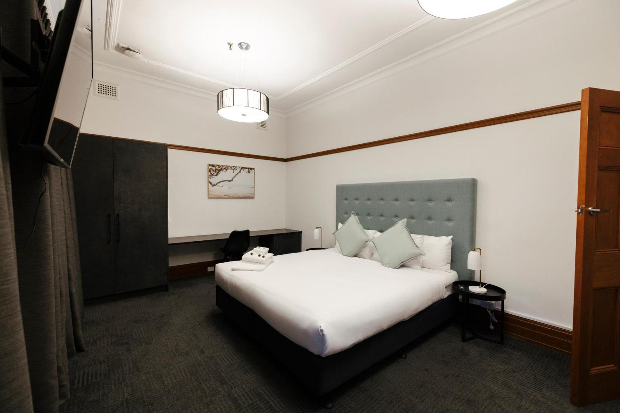 Guildford Hotel エクステリア 写真