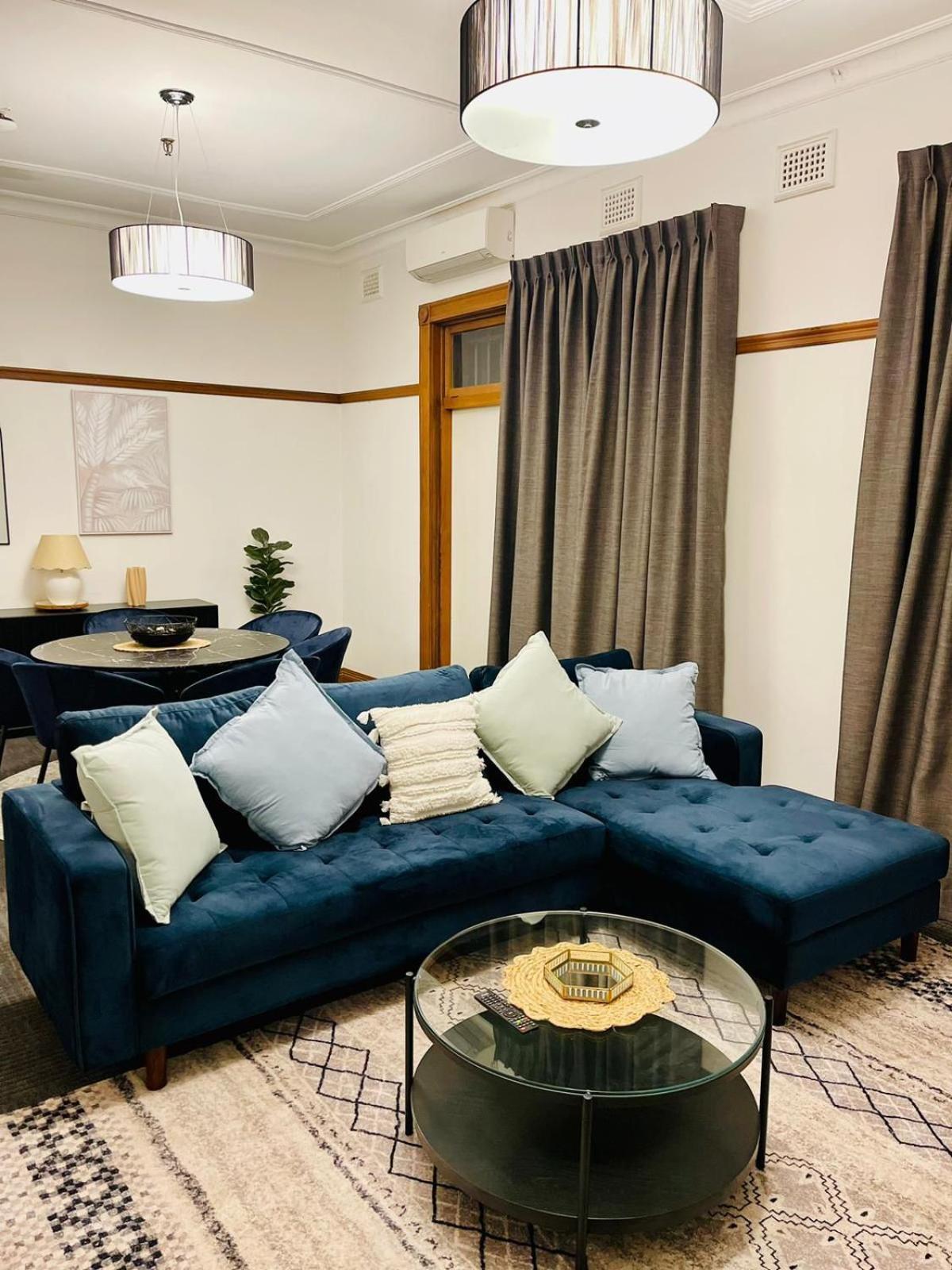 Guildford Hotel エクステリア 写真