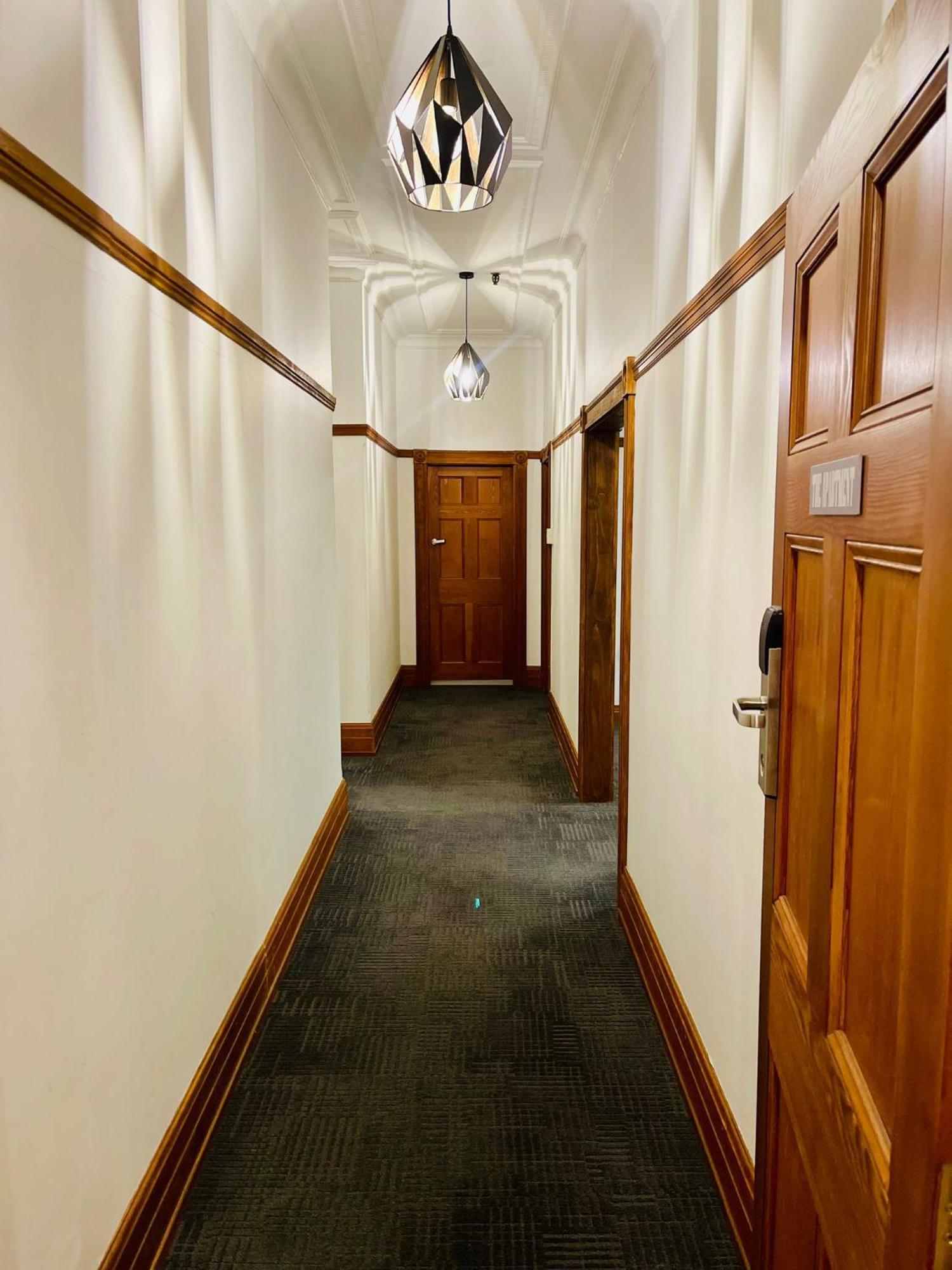 Guildford Hotel エクステリア 写真